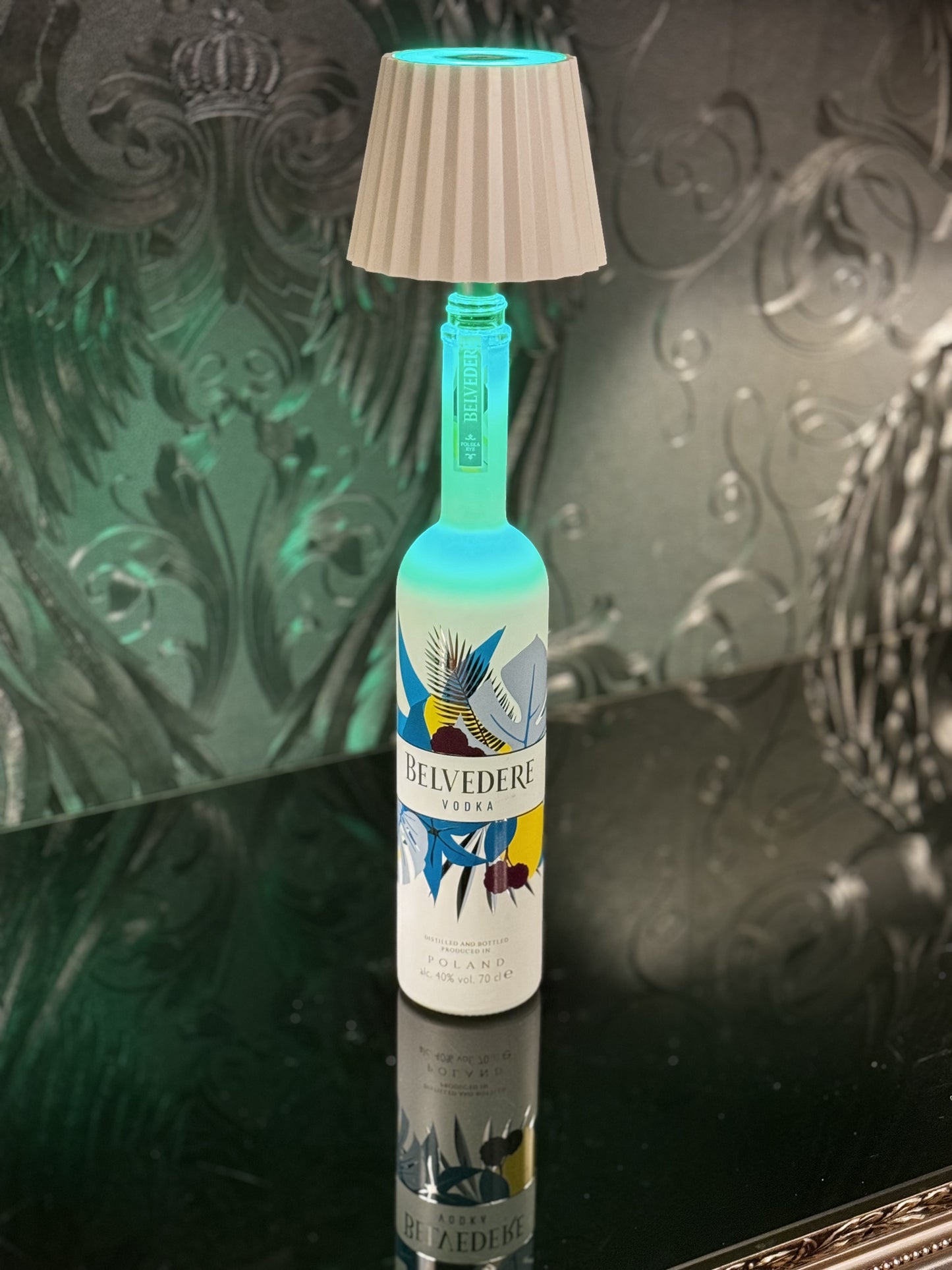 Belvedere Special white lamp